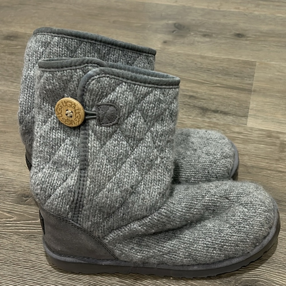 UGG Australian Mountain Quilted Short Boot